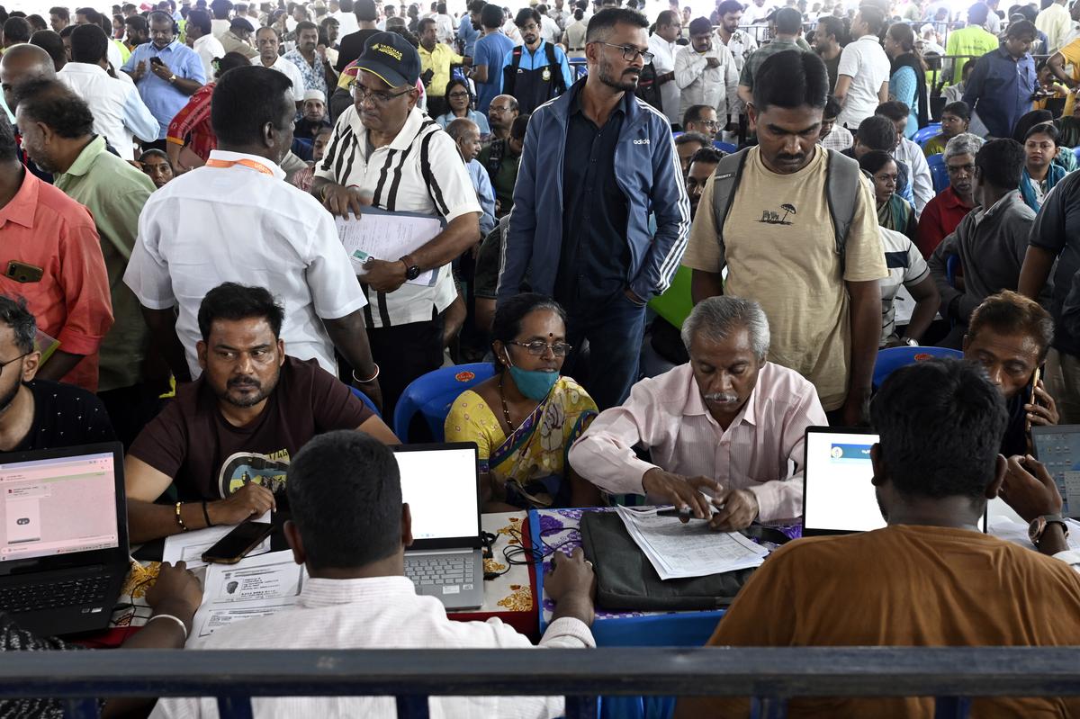 Crowd at E-Khatha Mela at Sahakarnagara in Bengaluru on Sunday 29 June 2025. 