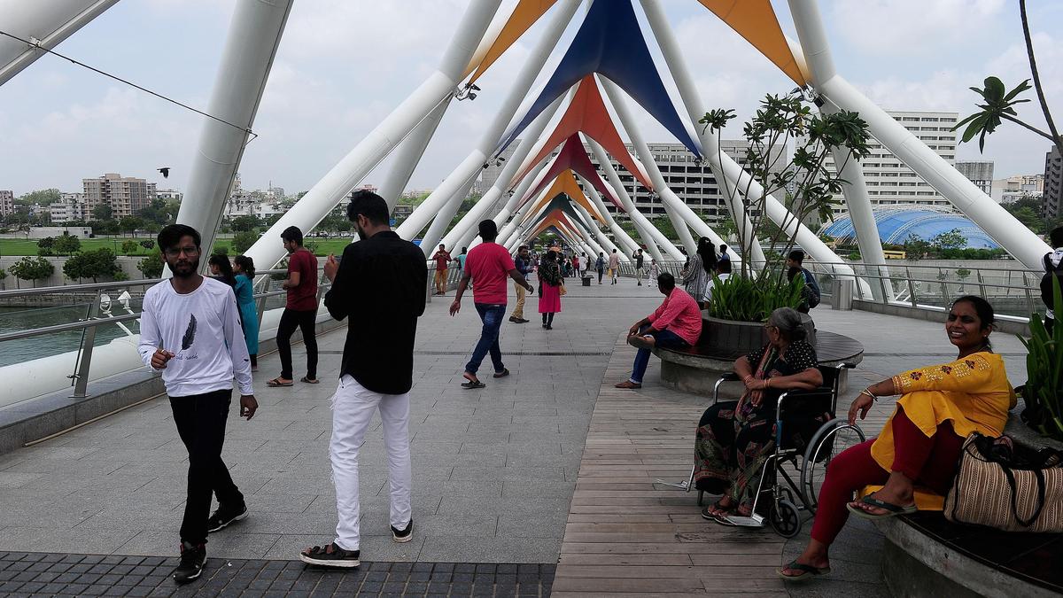 Ahmedabad’s Atal Bridge attracts 77.7 lakh visitors, generates ₹27 crore revenue