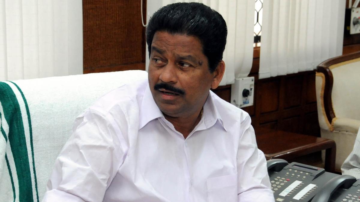 Former Speaker Sakthan assumes temporary charge as Thiruvananthapuram DCC president after Palode Ravi resigned over “political gaffe”