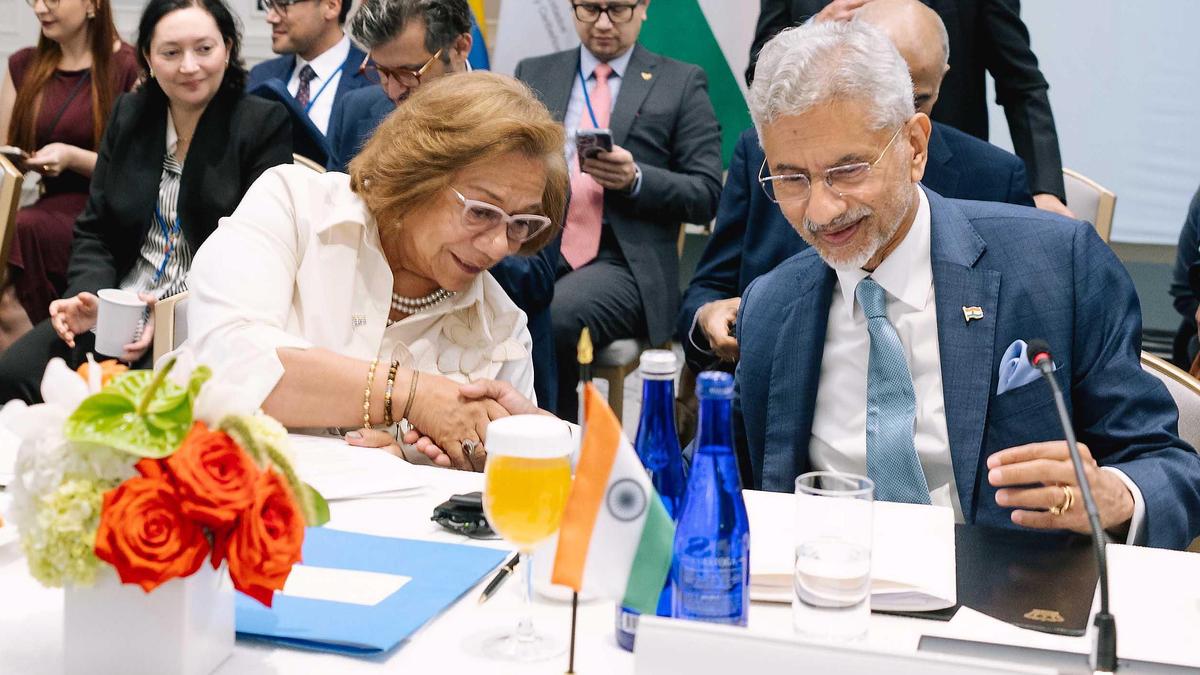 Colombia's foreign minister 'renounces' U.S. visa as tensions between both nations escalate