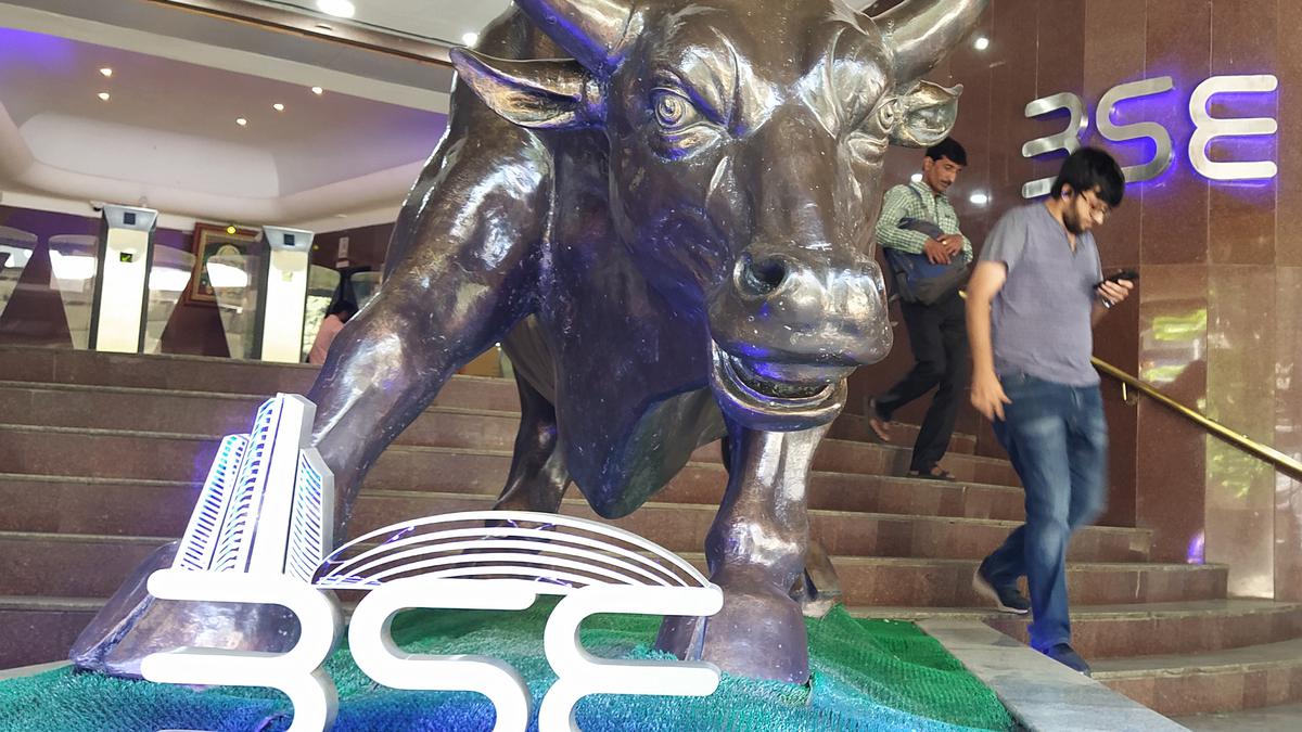 Sensex, Nifty decline in early trade