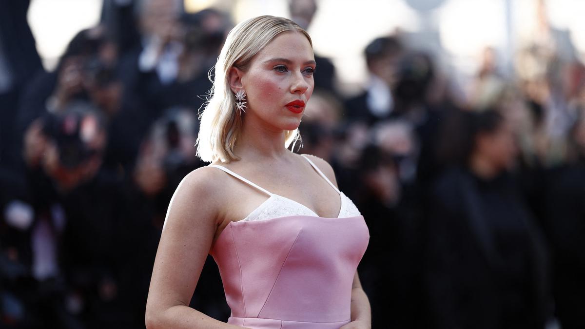 Scarlett Johansson, Tom Hanks light up Cannes premiere of Wes Anderson’s ‘Asteroid City’
