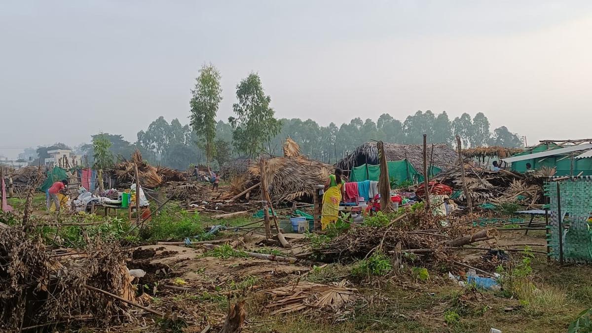 Tension as officials remove huts erected by tribals on Andhra Pradesh-Telangana border