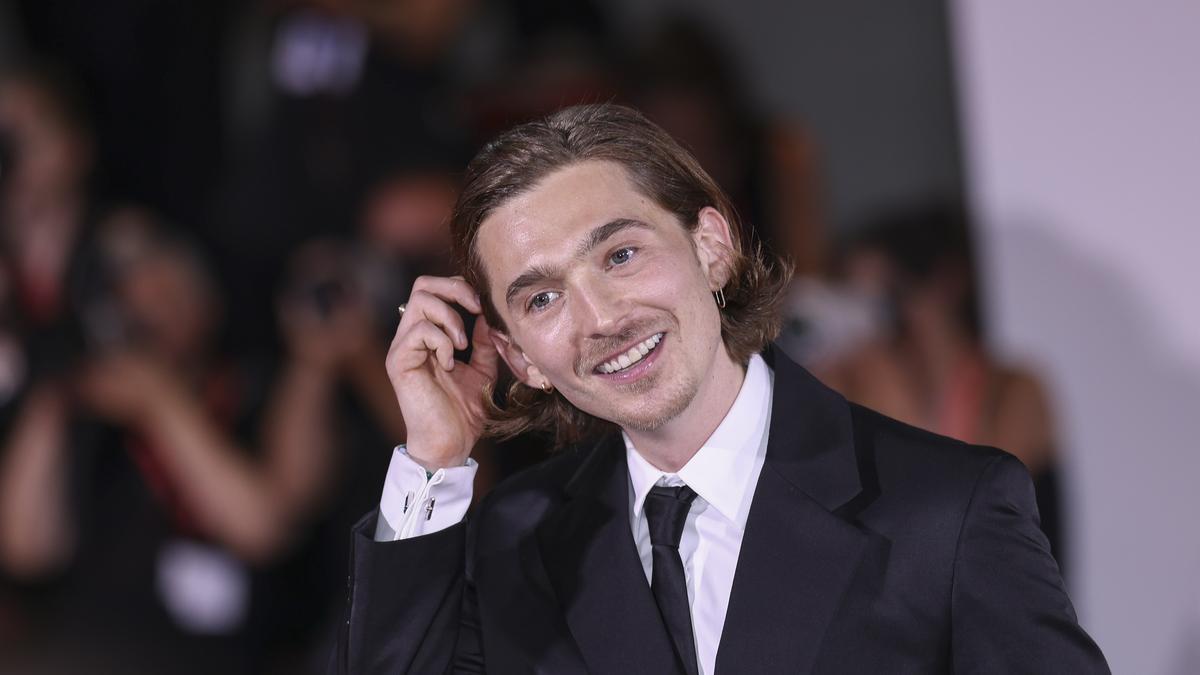 Austin Abrams interview | On charming Brad Pitt and George Clooney in ‘Wolfs’ and Season 3 of ‘Euphoria’