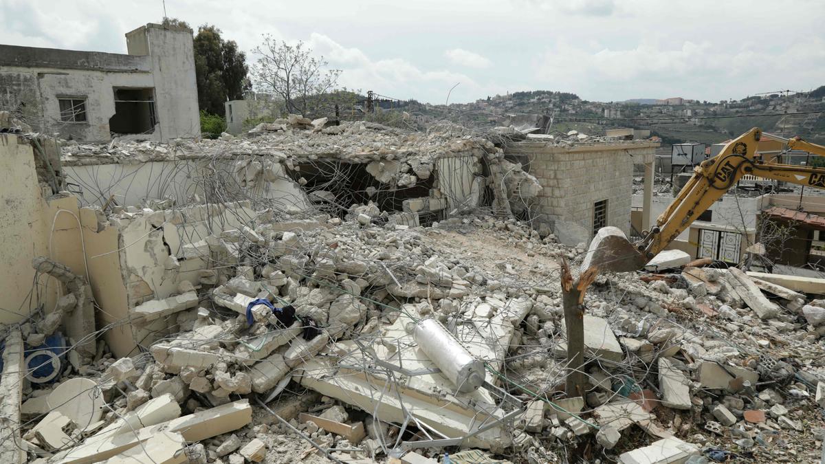 Israel strikes Hezbollah site in east Lebanon