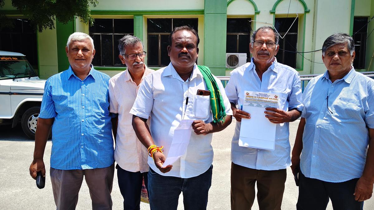 Mango farmers in Krishnagiri petition for tripartite meeting for price fixing