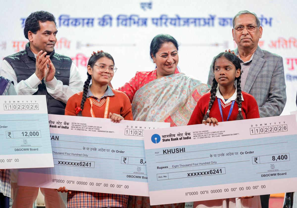 thehindu.com - The Hindu Bureau - Delhi CM distributes financial assistance to 15K construction workers' children