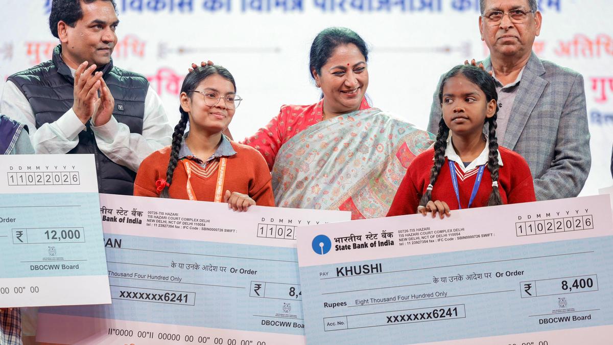 Delhi CM distributes financial assistance to 15K construction workers’ children