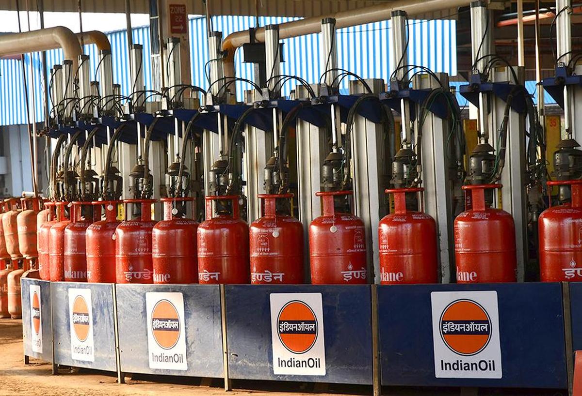 Centre directs refiners to maximise LPG production - The Hindu