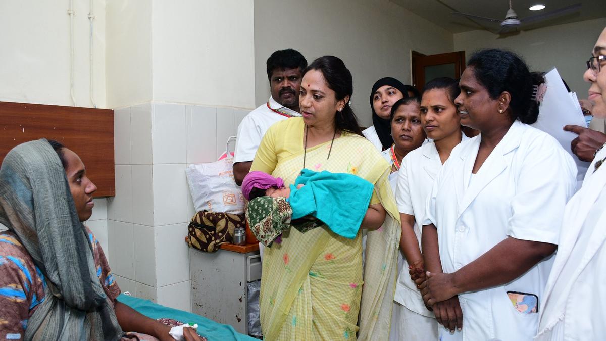 Women’s panel chairperson inspects hospital, directs officials to resolve grievances promptly