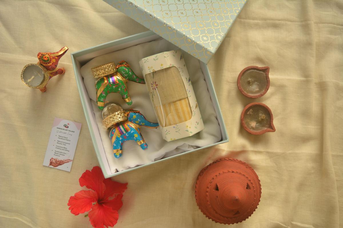 A sustainable Deepavali gift hamper from Sankalp Art Village.