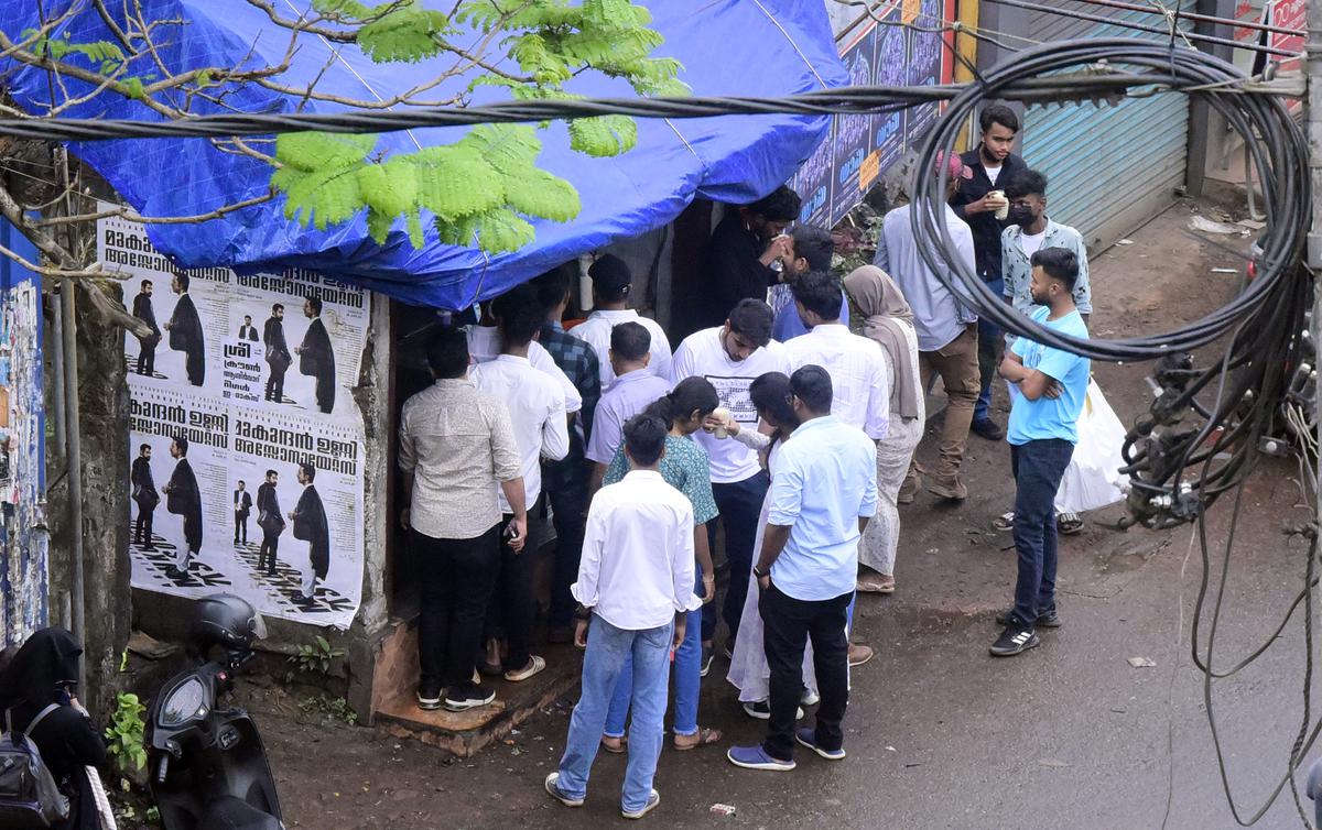 The last day of operations was as busy as any other day for this sarbath shop under C.H. Flyover in Kozhikode.