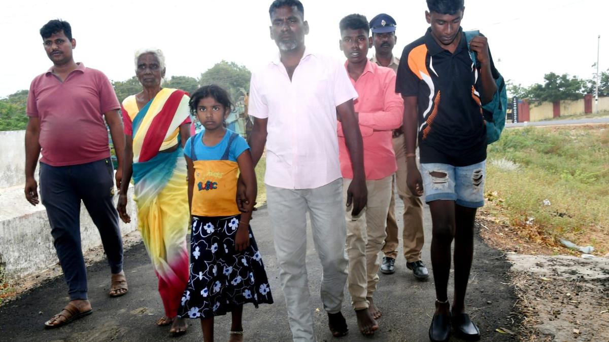 Family of five Sri Lankan nationals arrives in Rameswaram, refugee numbers in T.N. go up to 217