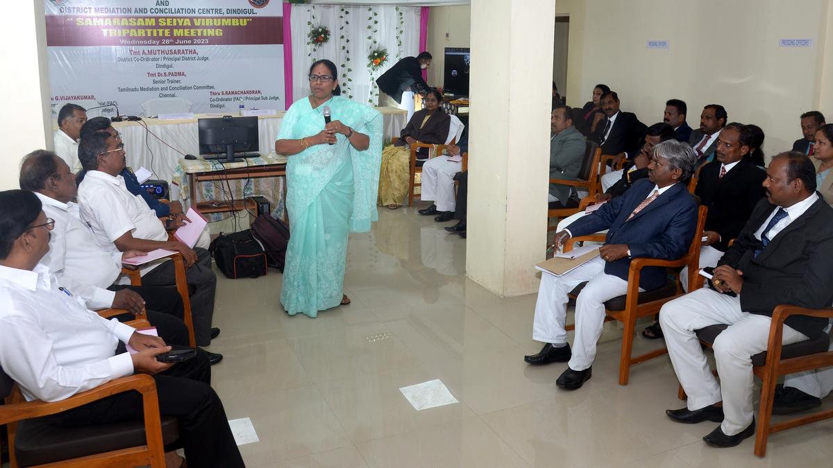 Tripartite meeting held at Dindigul court