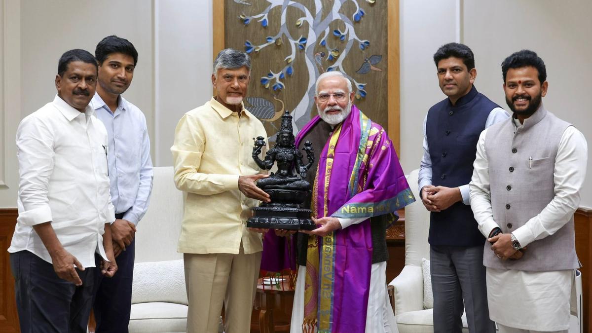 Naidu thanks Narendra Modi for his support to Andhra Pradesh