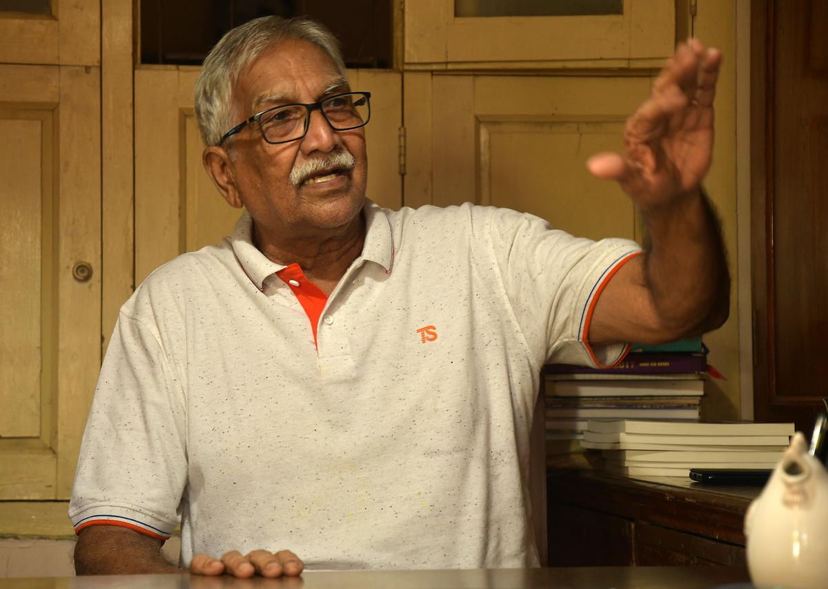 Kudavayil Balasubramanian, archeoloog en voormalig curator en publicatiemanager bij Saraswathi Mahal Library in Thanjavur.
