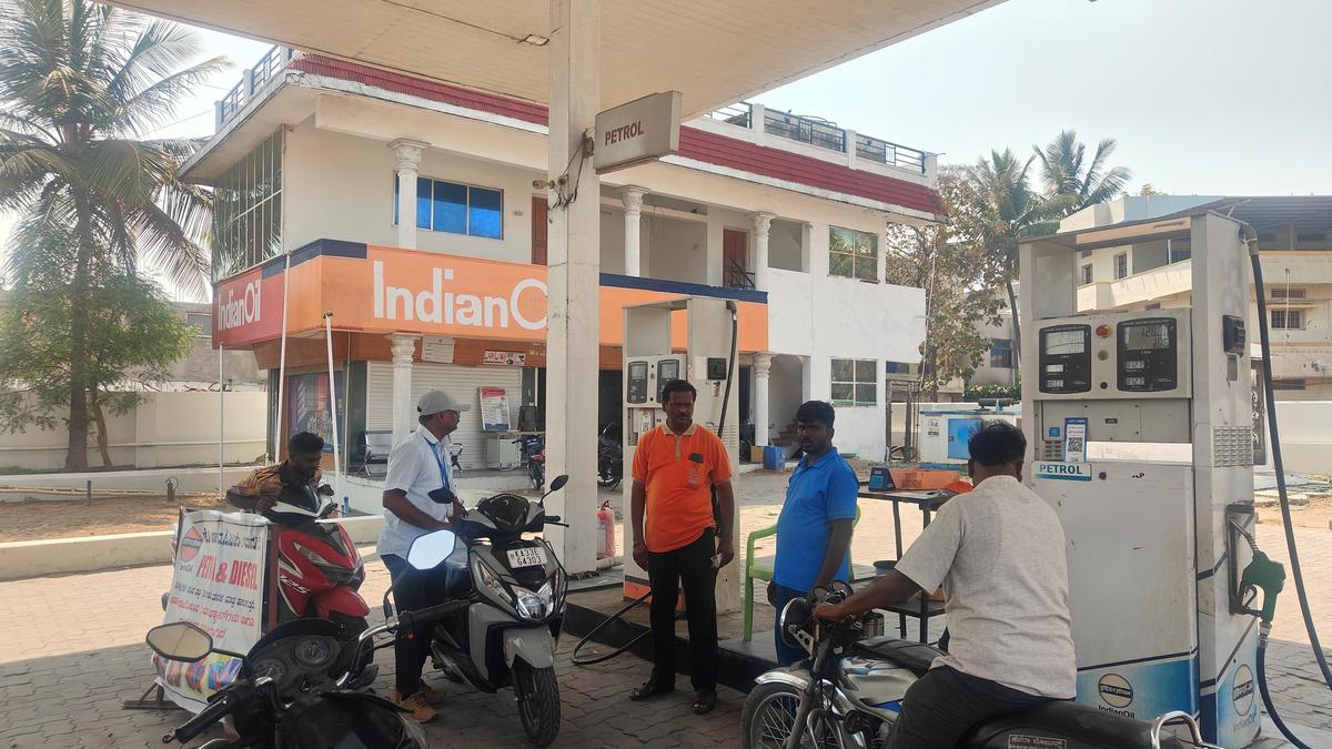 Petrol sales normal in Yadgir after panic buying a day before