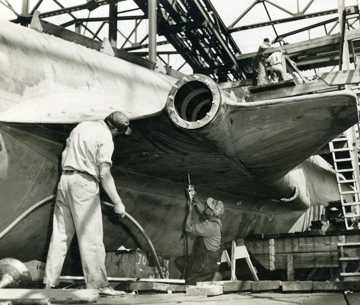 These first overall close-up pictures of the world’s first atomic-powered submarine were made inside the yard of the General Dynamics Corporation’s Electric Boat division and cleared by the Department of Defense. These first overall close-up pictures of the world’s first atomic-powered submarine were made inside the yard of the General Dynamics Corporation’s Electric Boat division and cleared by the Department of Defense.