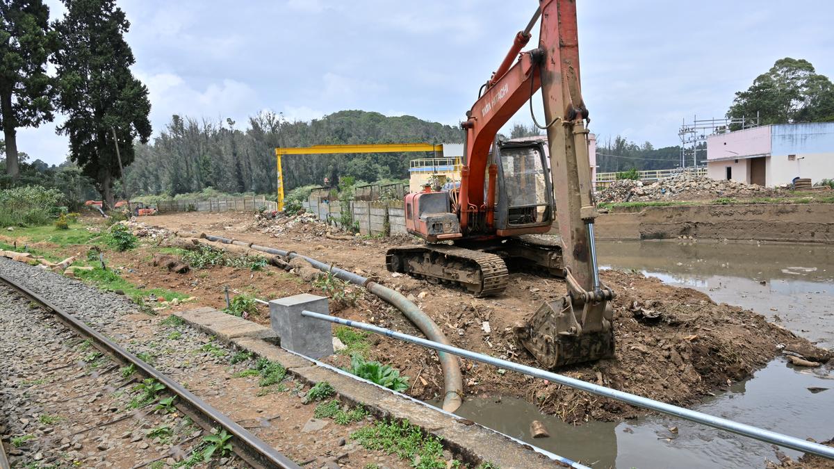 Lake dredging works leads to steep decline in bird population at Ooty lake