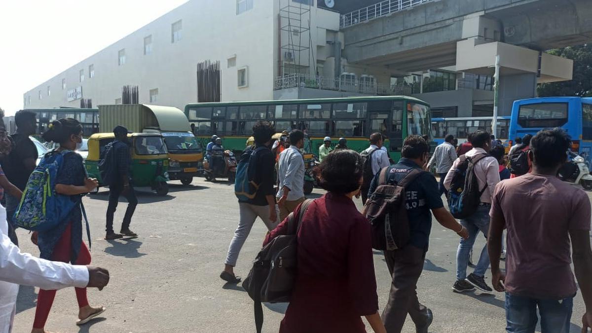 Pedestrians in peril with no foot overbridge between Krishnarajapuram railway and K.R. Pura metro stations