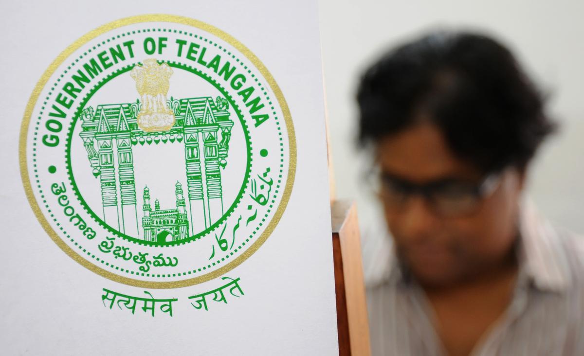 Telangana: Special Intelligence Branch lodges complaint against former DSP  D Praneeth