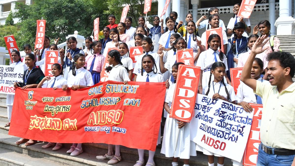 AIDSO criticises government’s decision to slash scholarship amount for children of construction workers