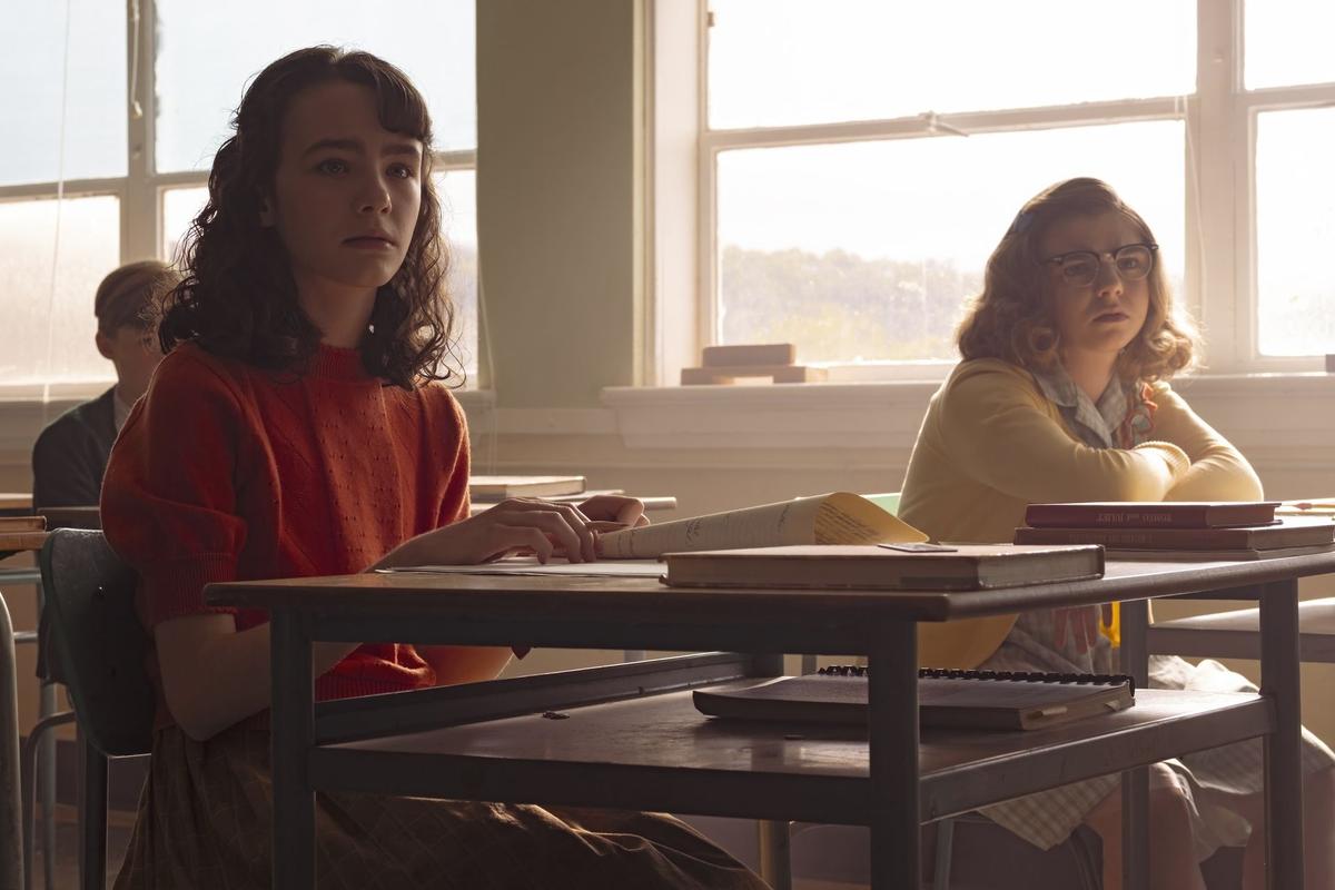 'इट: वेलकम टू डेरी' में क्लारा स्टैक और मटिल्डा लॉलर। 'इट: वेलकम टू डेरी' में क्लारा स्टैक और मटिल्डा लॉलर।