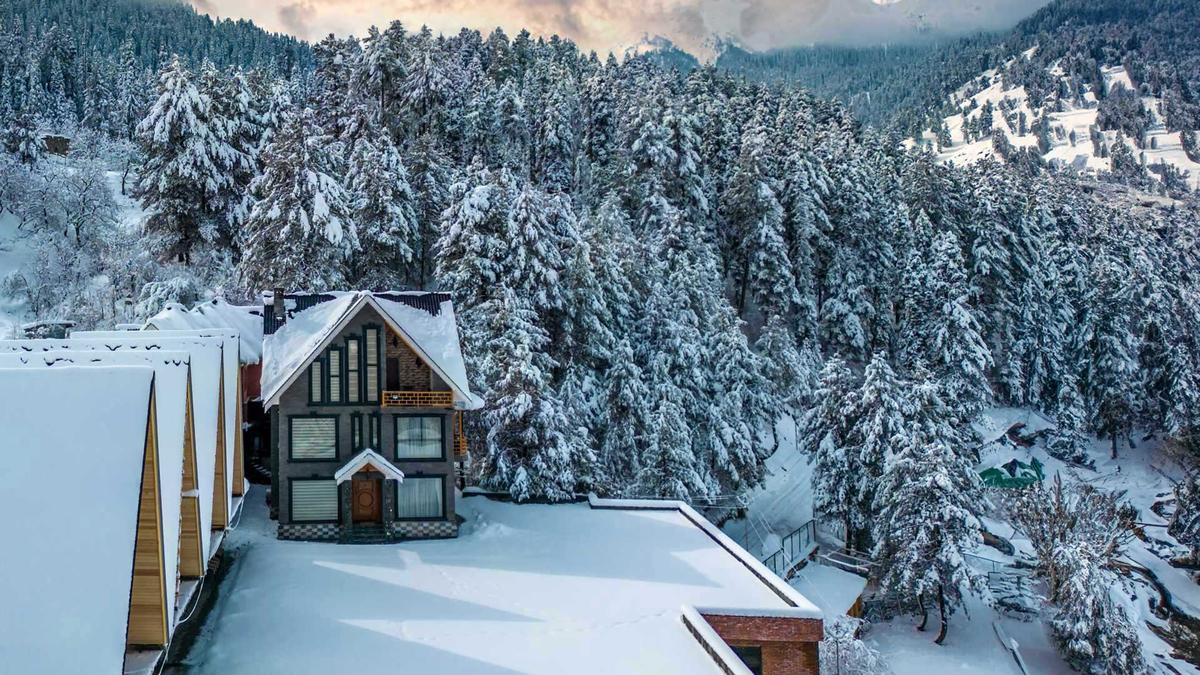 Gulmarg: where traditional Kashmiri hospitality meets modern après-ski experiences