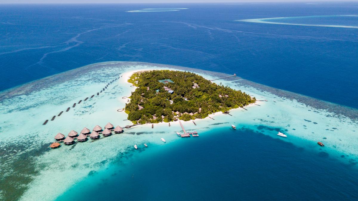 Review of Daniel Bosley’s Descent into Paradise — A Journalist’s Memoir of the Untold Maldives: Turbulent idyll