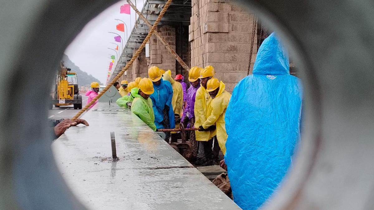 Flood at Prakasam Barrage increasing; first warning issued