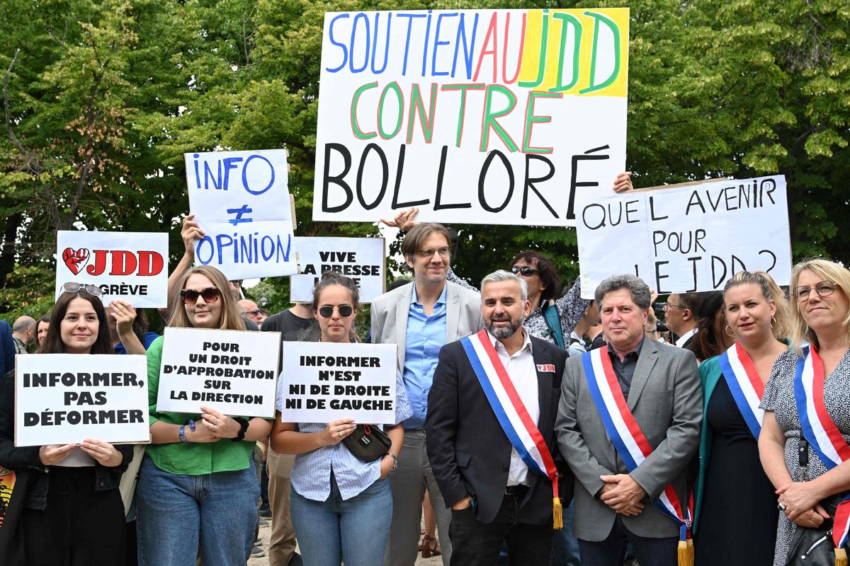 French paper ends strike as billionaire outlasts media leftists again - The Hindu