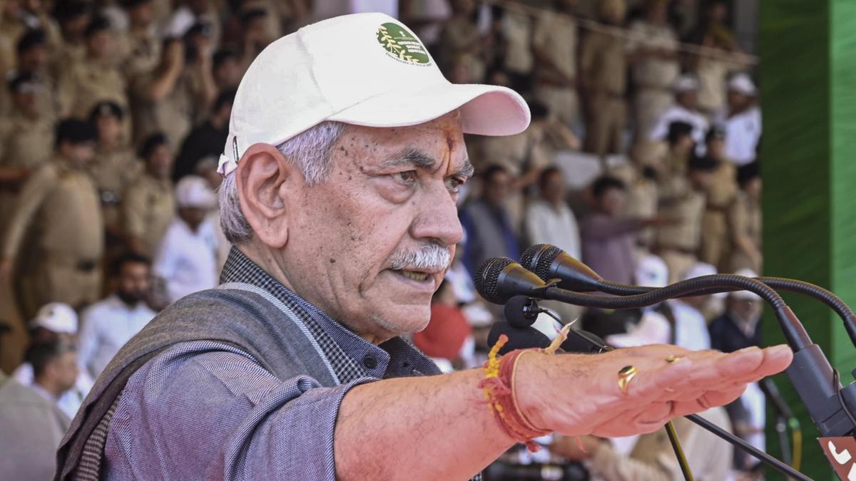 Drug smugglers’ licence, passport, Aadhaar to be revoked: J&K L-G Manoj Sinha Drug smugglers’ licence, passport, Aadhaar to be revoked: J&K L-G Manoj Sinha
