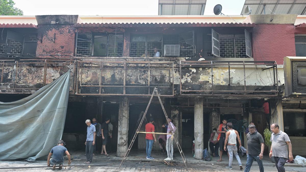 Fire breaks out at a restaurant in Delhi's Pandara Road, no one injured