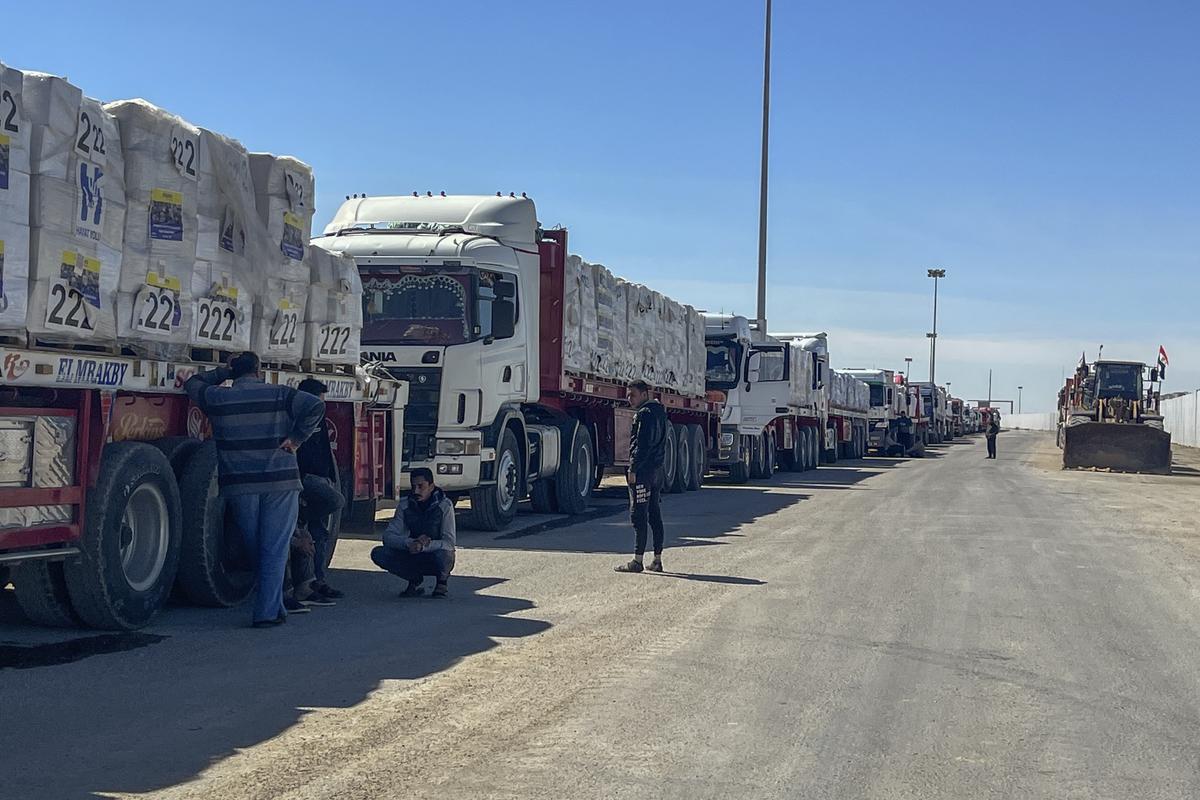 A satelite image shows trucks waiting on the Egyptian side of the Gaza-Egypt border crossing, in Rafah, Egypt on March 2, 2025. Photo: Maxar Technologies via Reuters