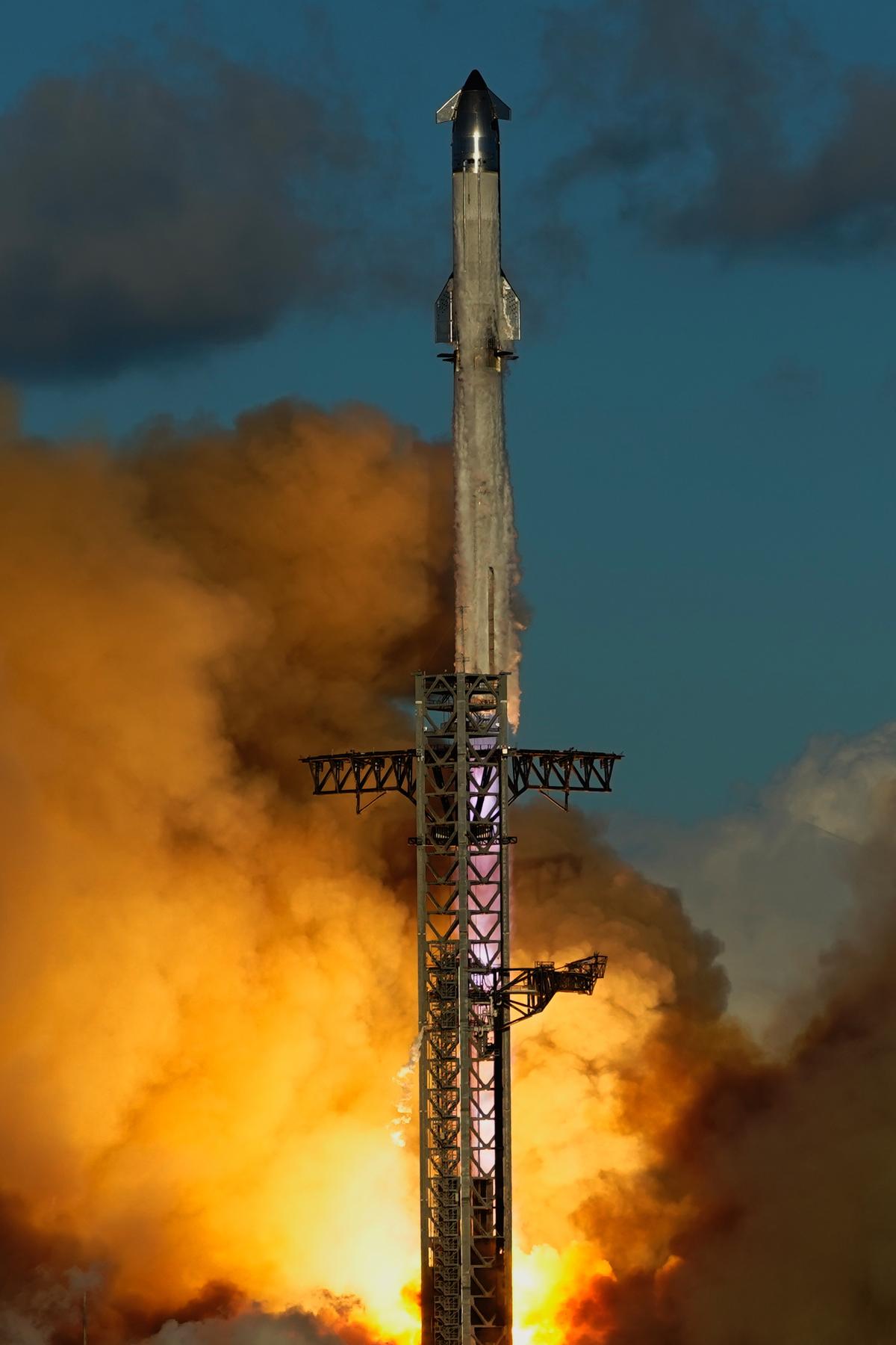 Watch: SpaceX launches 11th Starship test flight from Texas