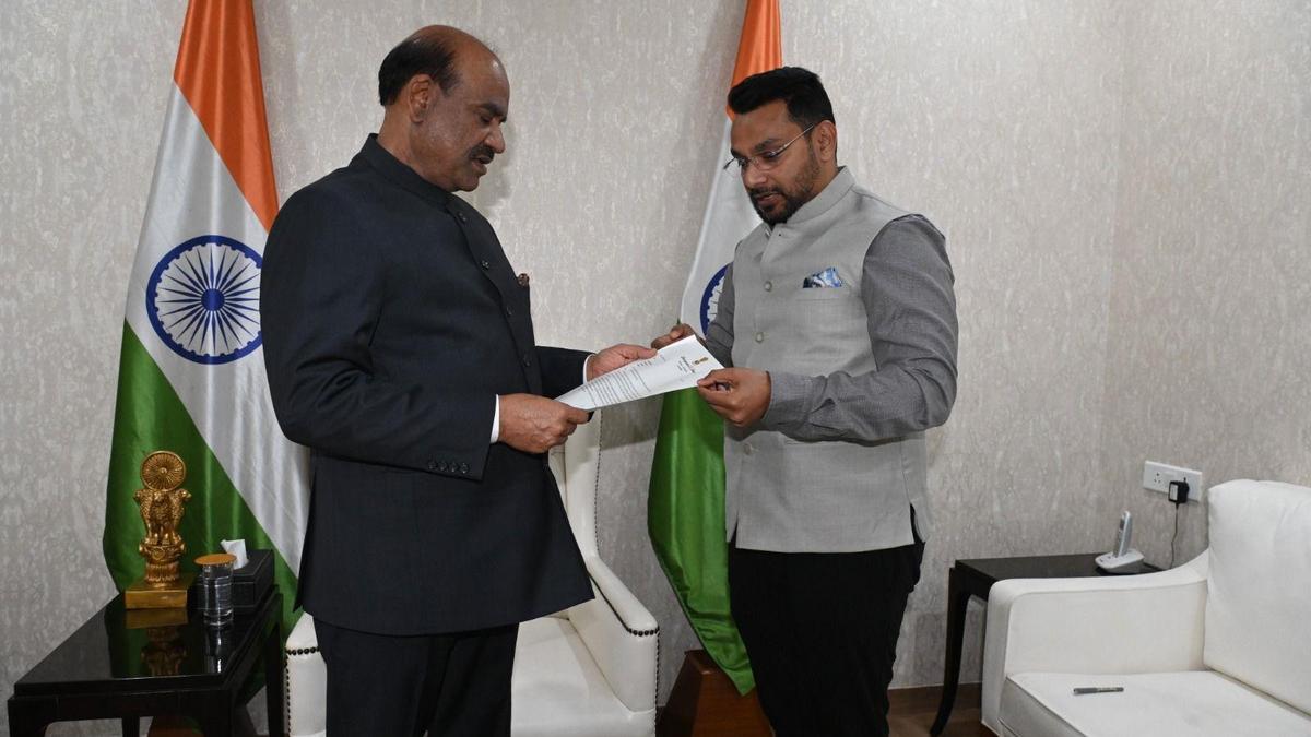 Maharashtra MP says Belagavi DC illegally restrained him from entering district