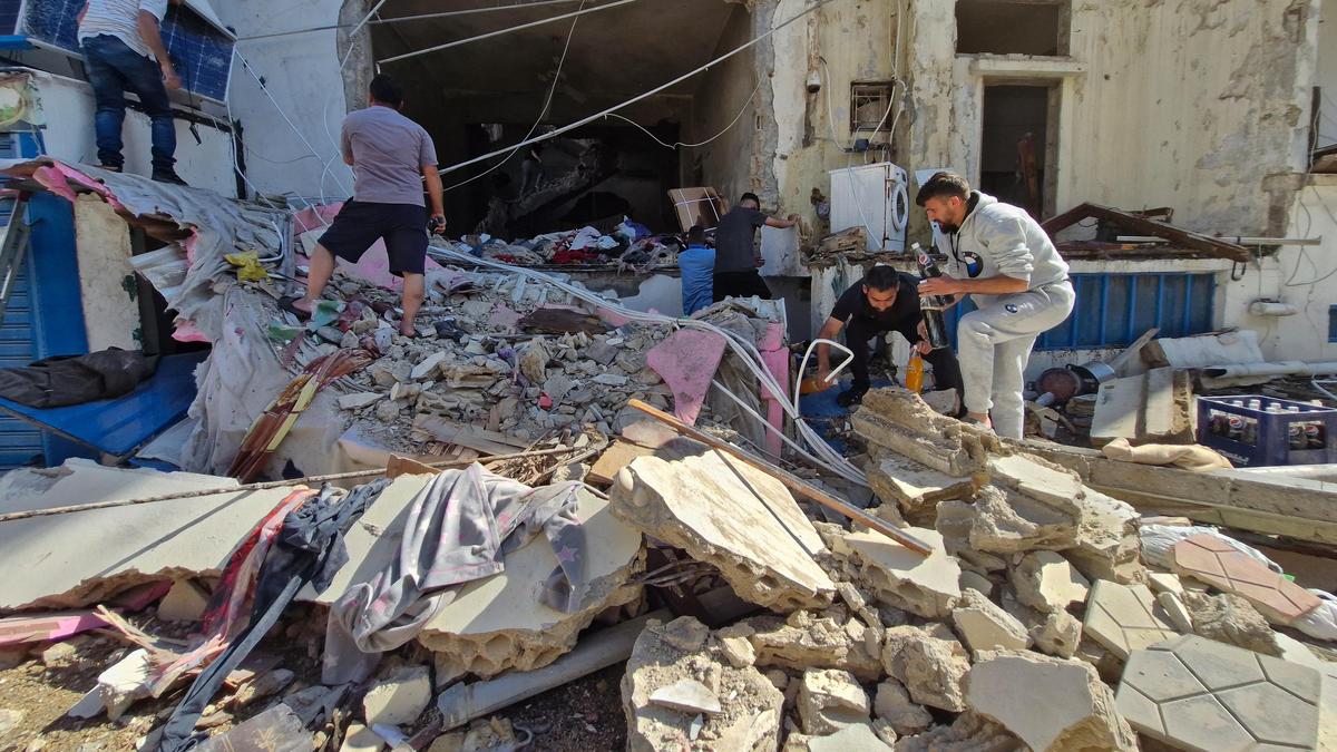Israeli strikes kill at least 14 across southern Lebanon ahead of Washington talks