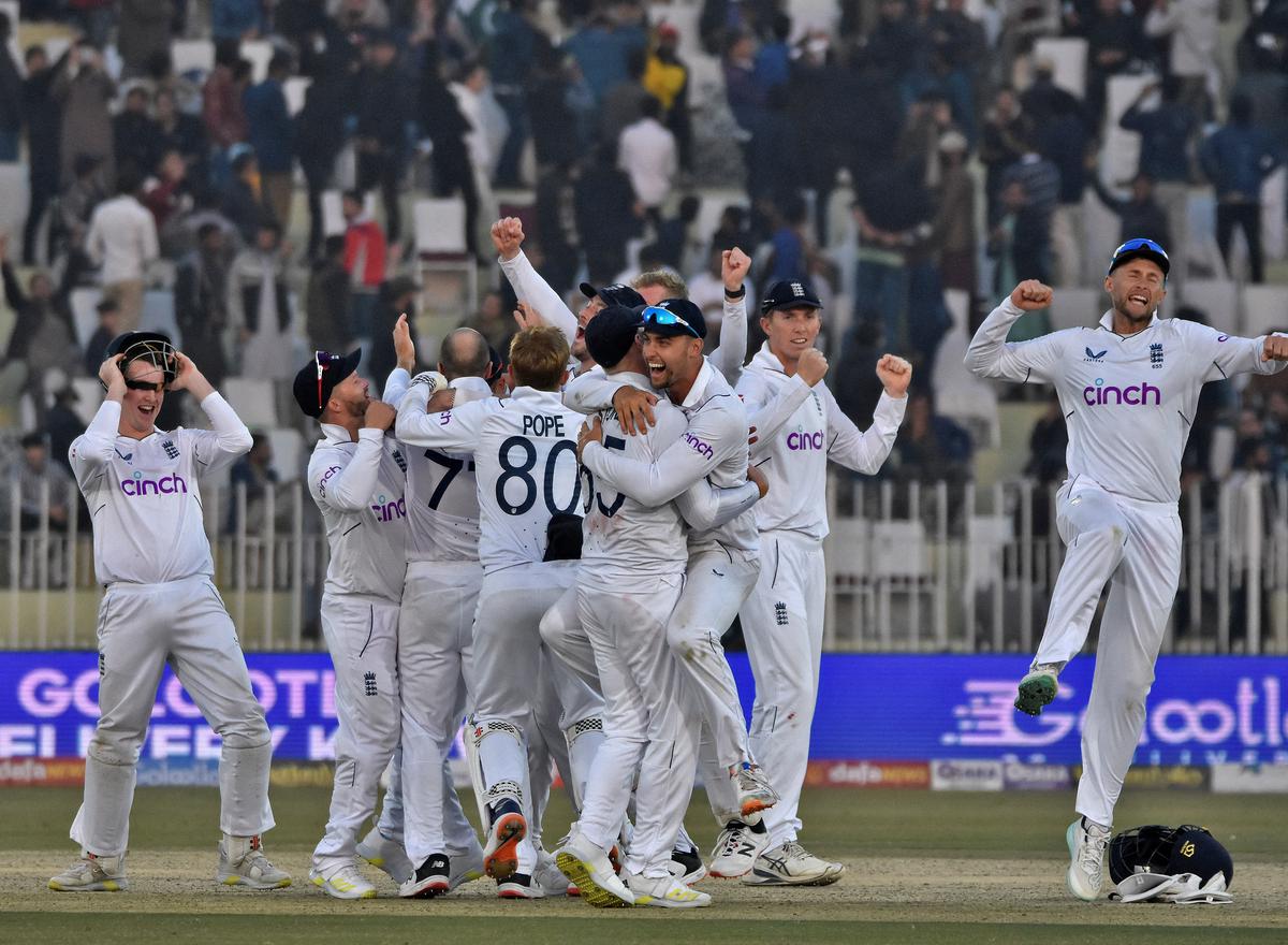 Aggressive England beats Pakistan by 74 runs in first test