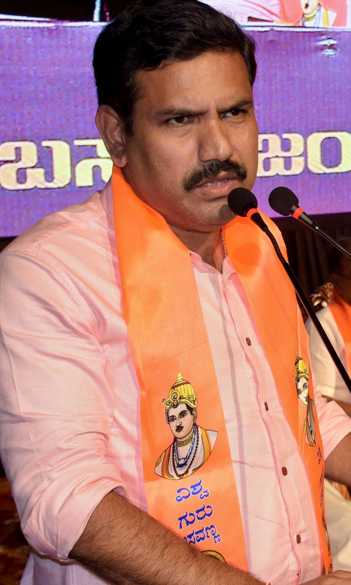 Watch: ‘Was the State government not aware that lakhs of people would come?’: Karnataka BJP chief