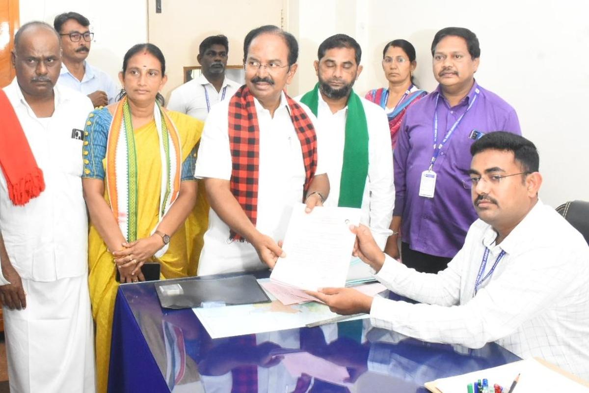 DMK’s R. Rajendran files nomination in Salem