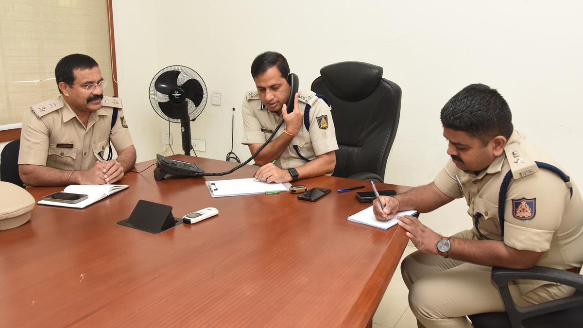 Traffic woes dominate public grievances meeting of Mangaluru police