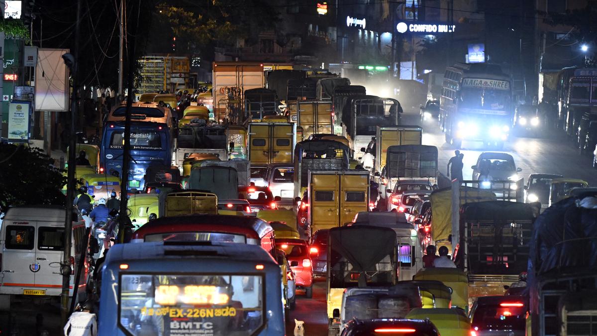 Holiday exodus adds to Bengaluru’s weekend snarls; commuters lament hour-long delays