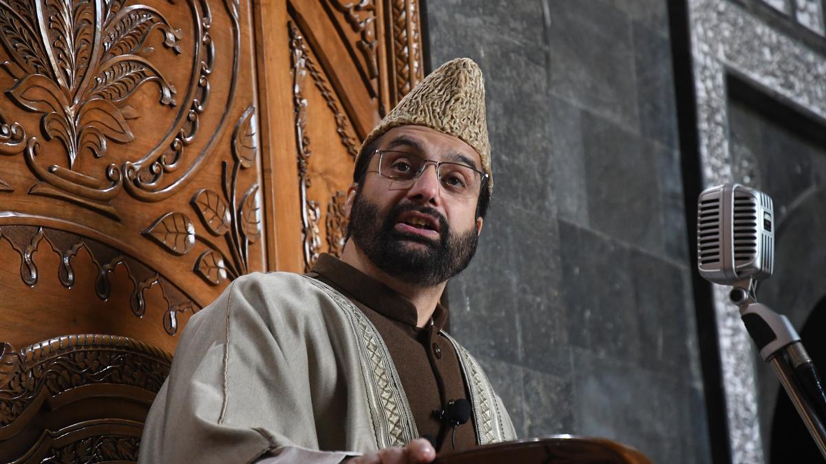 Release thousands of Kashmiri prisoners as Ramzan goodwill gesture: Mirwaiz Umar Farooq