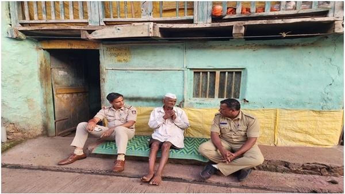 Police help elderly man get govt. benefits