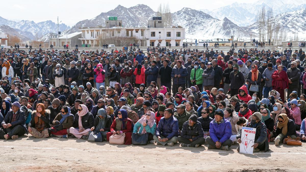 Hundreds of locals rally in Ladakh for Statehood as talks with Centre breakdown