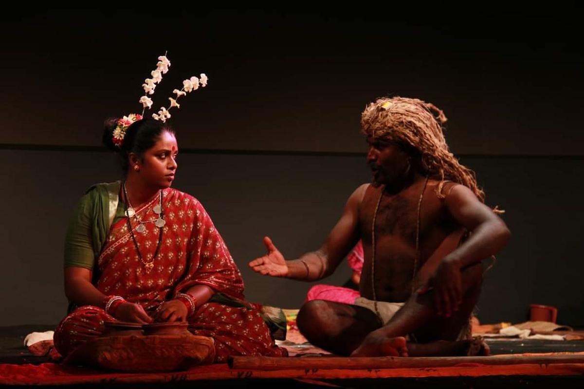 A scene from the Kannada play
Daklakatha Devi Kavya. 