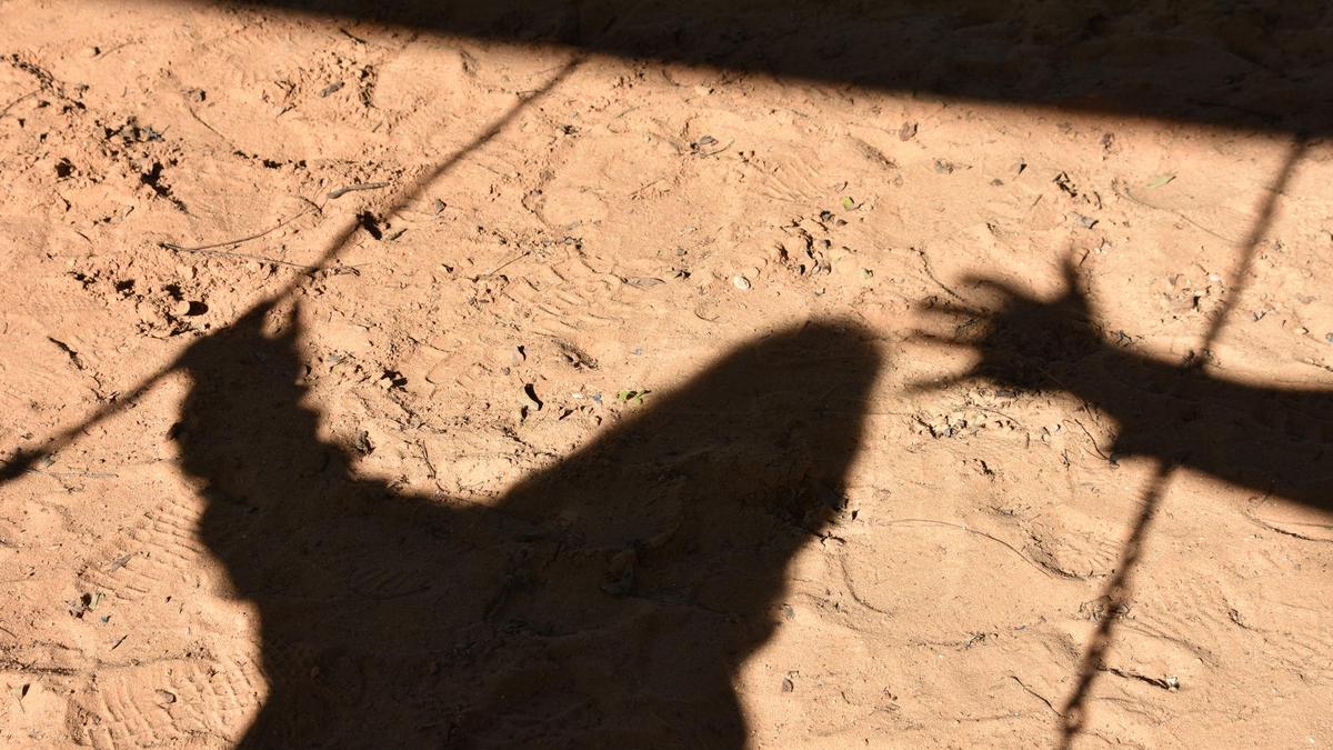Minor girl rescued from attempt to end life