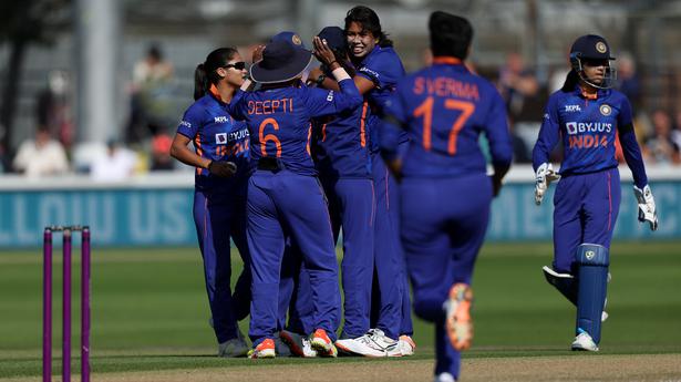 Elegant Smriti Mandhana wins it for India as Jhulan rolls back time in first women’s ODI against England