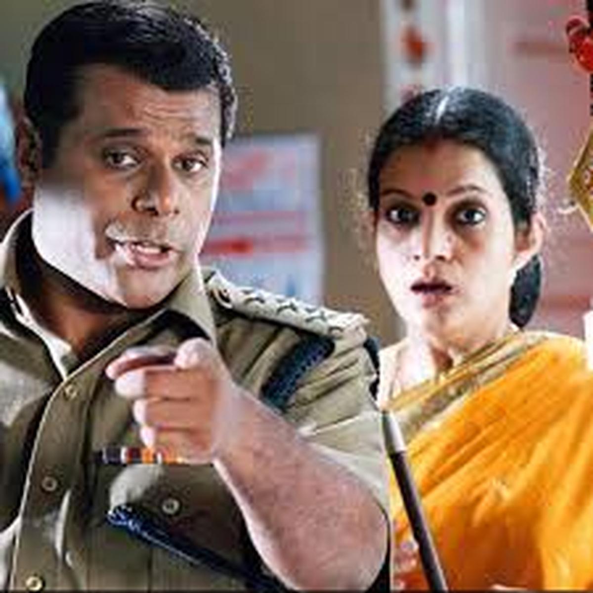 Ashish with Janaki Sabesh in Ghilli