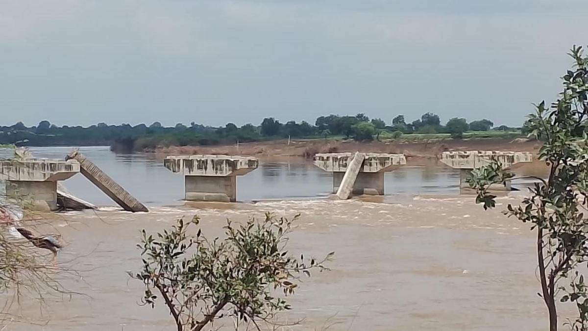 Residents and various organisations to launch indefinite dharna from Dec. 9 over delayed Naribol–Chamanur bridge work